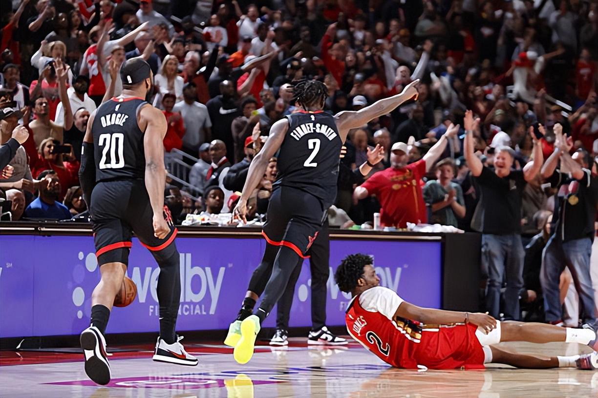 b体育-为了压价不择手段？火箭后场大闸这样的表现却不能得到更多信任？